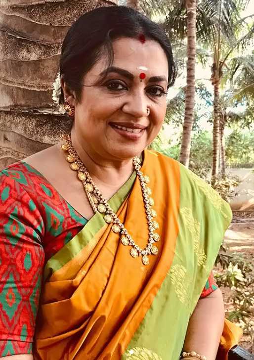 Poornima Bhagyaraj wiki Biography Movies images - LabuWiki