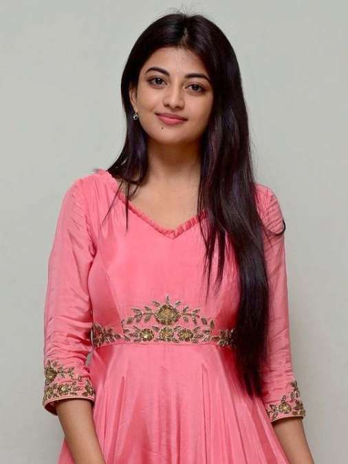 Anandhi images